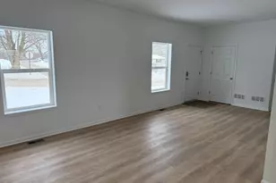 400 7th St, Mineral Point, WI 53565 - Photo 6