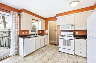 1422 Nevada Rd, Madison, WI 53704 - Photo 8