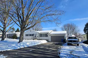 1175 Farnham St, Columbus, WI 53925 - Photo 2