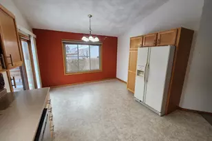 2715 N Wuthering Hills Dr, Janesville, WI 53546 - Photo 6