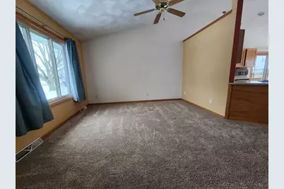 2715 N Wuthering Hills Drive, Janesville, WI 53546 - Photo 8