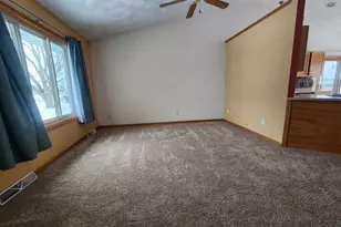 2715 N Wuthering Hills Dr, Janesville, WI 53546 - Photo 8