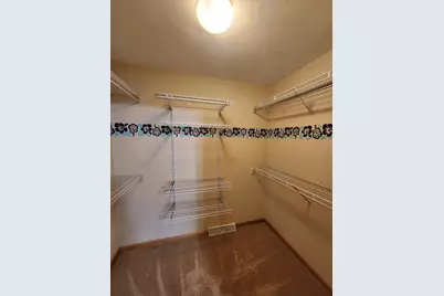 2715 N Wuthering Hills Drive, Janesville, WI 53546 - Photo 10