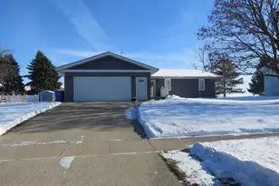 472 Jones Dr, Randolph, WI 53956 - Photo 6