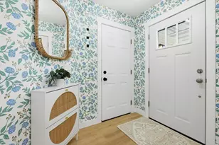 906 Stonecress Ct, Sun Prairie, WI 53590 - Photo 2