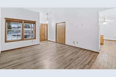 535 E Slifer Street, Portage, WI 53901 - Photo 2