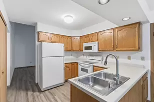 535 E Slifer St, Portage, WI 53901 - Photo 8