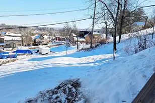 308 Academy St, Elroy, WI 53929 - Photo 20