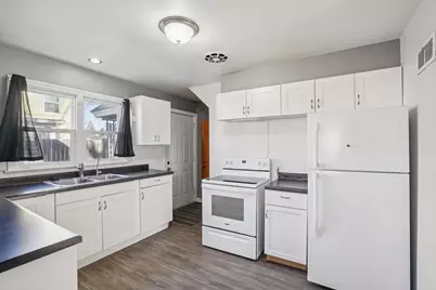 800 Broadway Street, Baraboo, WI 53913 - Photo 12