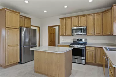 3026 Saddle Brooke Trail, Sun Prairie, WI 53590 - Photo 4