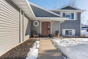 531 Midway Dr, Reedsburg, WI 53959 - Photo 2