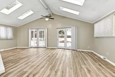 W5690 Cherokee Lane, New Lisbon, WI 53950 - Photo 4