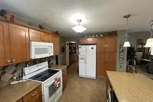 608 Beekman St, Waupun, WI 53963 - Photo 6