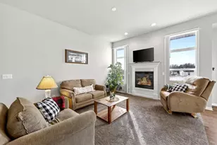 3159 Guinness Dr, Janesville, WI 53546 - Photo 2