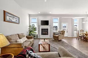 3159 Guinness Dr, Janesville, WI 53546 - Photo 6