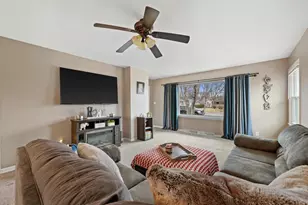 5405 W Hemlock Rd, Milwaukee, WI 53223 - Photo 10