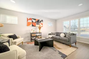 808 Indigo Ln, Waunakee, WI 53597 - Photo 2