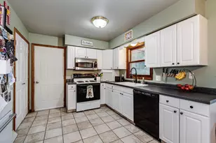 3321 Berkshire Rd, Janesville, WI 53546 - Photo 10