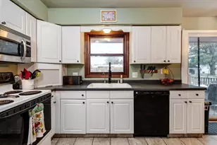 3321 Berkshire Rd, Janesville, WI 53546 - Photo 12