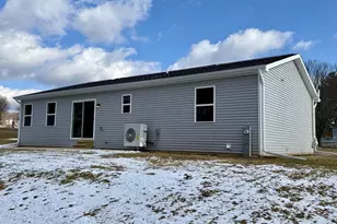 207 Will St, Rock Springs, WI 53961 - Photo 4