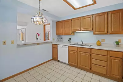 17 Maple Wood Lane #303, Madison, WI 53704 - Photo 4