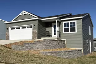 1512 Wedgewood Dr, Watertown, WI 53098 - Photo 1