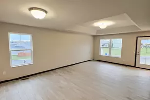 1512 Wedgewood Dr, Watertown, WI 53098 - Photo 6