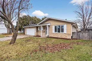 1240 Boynton Ct, Janesville, WI 53545 - Photo 4