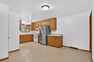 1240 Boynton Ct, Janesville, WI 53545 - Photo 10