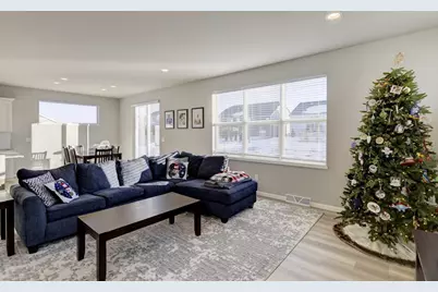 9635 Tawny Acorn Drive, Verona, WI 53593 - Photo 4