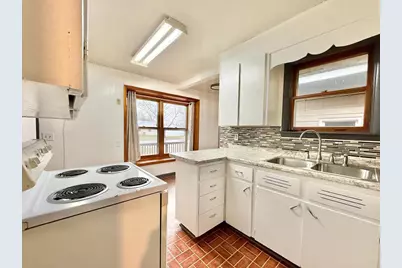 702 E 8th Avenue, Brodhead, WI 53520 - Photo 4