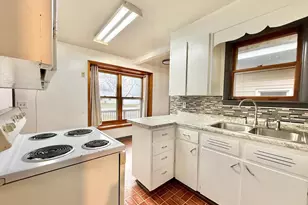 702 E 8th Ave, Brodhead, WI 53520 - Photo 4