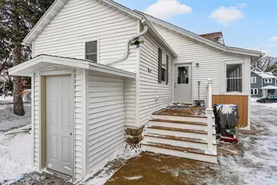 427 W 12th Avenue, Oshkosh, WI 54902 - Photo 6