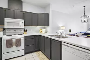 301 Harbour Town Dr, Madison, WI 53717 - Photo 12