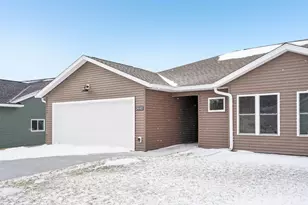 2463 Russell Ct, Reedsburg, WI 53959 - Photo 2