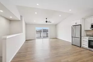 2463 Russell Ct, Reedsburg, WI 53959 - Photo 12