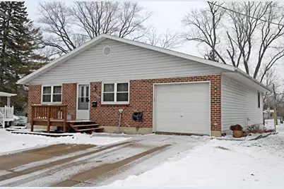 810 N High Street, Fort Atkinson, WI 53538 - Photo 2