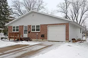 810 N High St, Fort Atkinson, WI 53538 - Photo 2