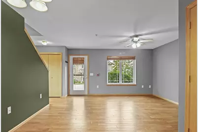 3902 Maple Grove Drive, Madison, WI 53719 - Photo 4