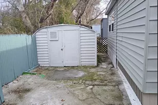 2516 W Carroll Ave, Oak Creek, WI 53154 - Photo 2