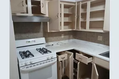 2516 W Carroll Avenue, Oak Creek, WI 53154 - Photo 4