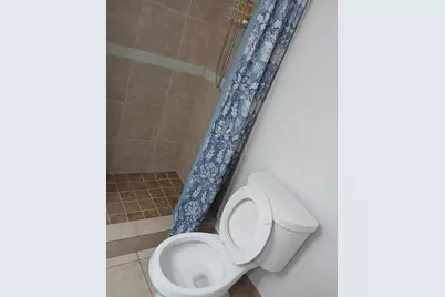 2516 W Carroll Avenue, Oak Creek, WI 53154 - Photo 6