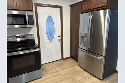 325 W Maple Avenue, Beaver Dam, WI 53916 - Photo 6