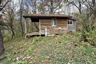 N4854 Eagle Nest Dr, Elroy, WI 53929 - Photo 4