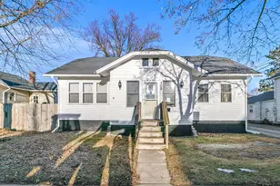 709 DeWitt St, Portage, WI 53901 - Photo 2