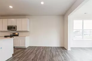 2801 Alpine Run, Stoughton, WI 53589 - Photo 6