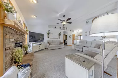 4083 Huntington Avenue, Janesville, WI 53546 - Photo 6