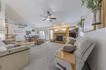 4083 Huntington Avenue, Janesville, WI 53546 - Photo 4