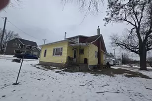 1035 Academy St, Elroy, WI 53929 - Photo 4