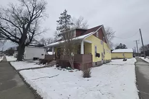 1035 Academy St, Elroy, WI 53929 - Photo 2